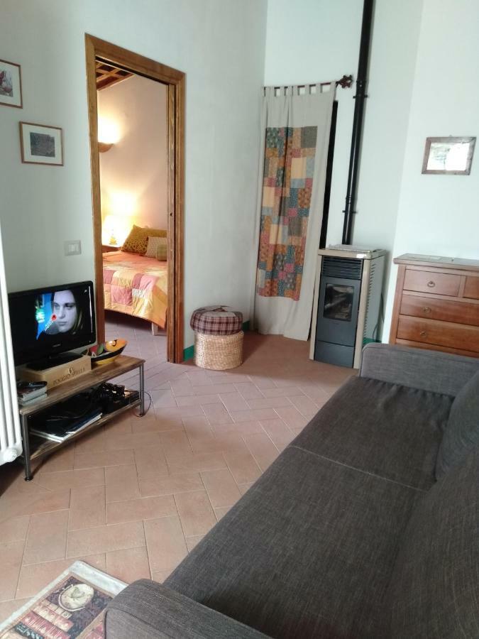 Casa Vacanze Nonna Vela Petroio Esterno foto
